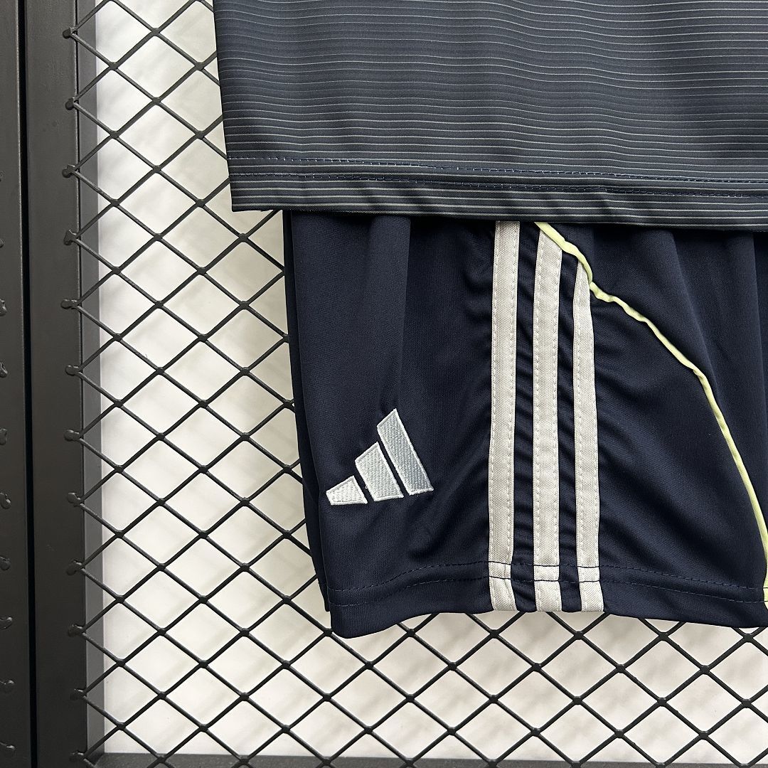 New Conjunto Niño Real Madrid Away 25/26