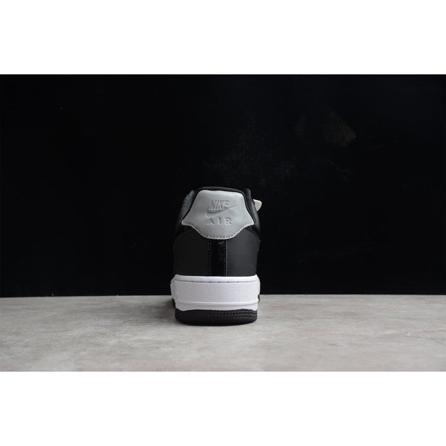 NEW AIR FORCE 1 GLOSSY BLACK