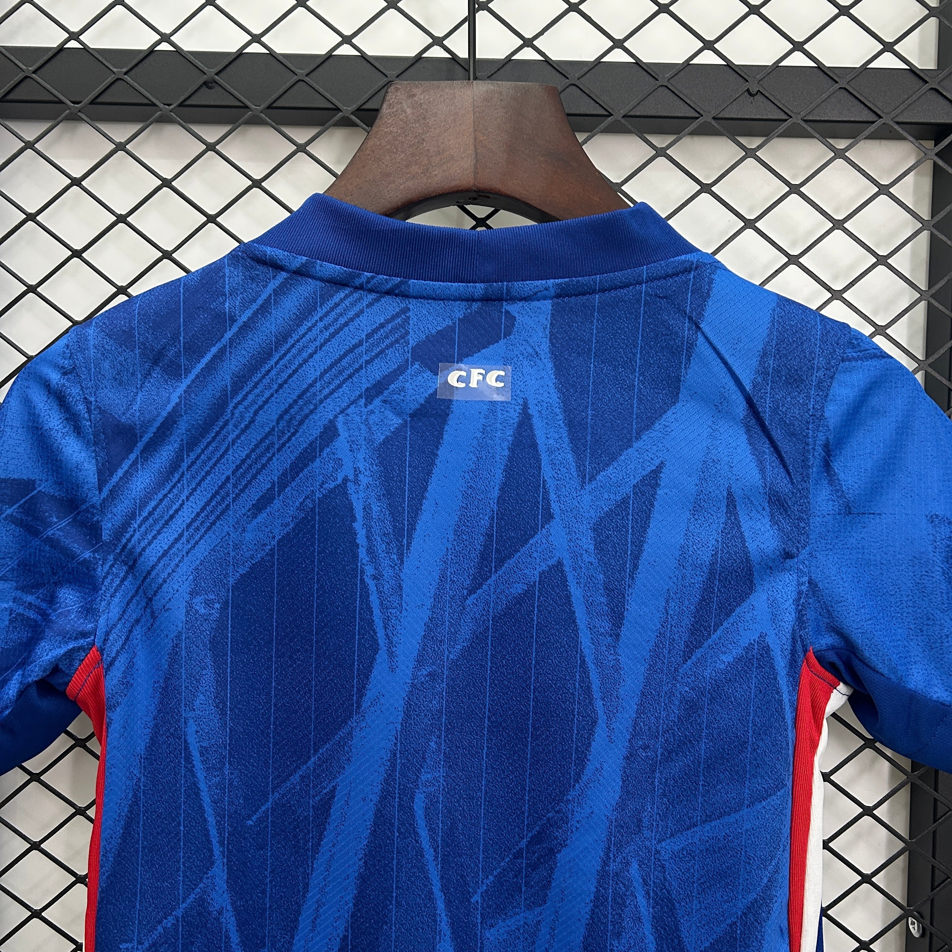 New Conjunto Niño Chelsea Home 25/26