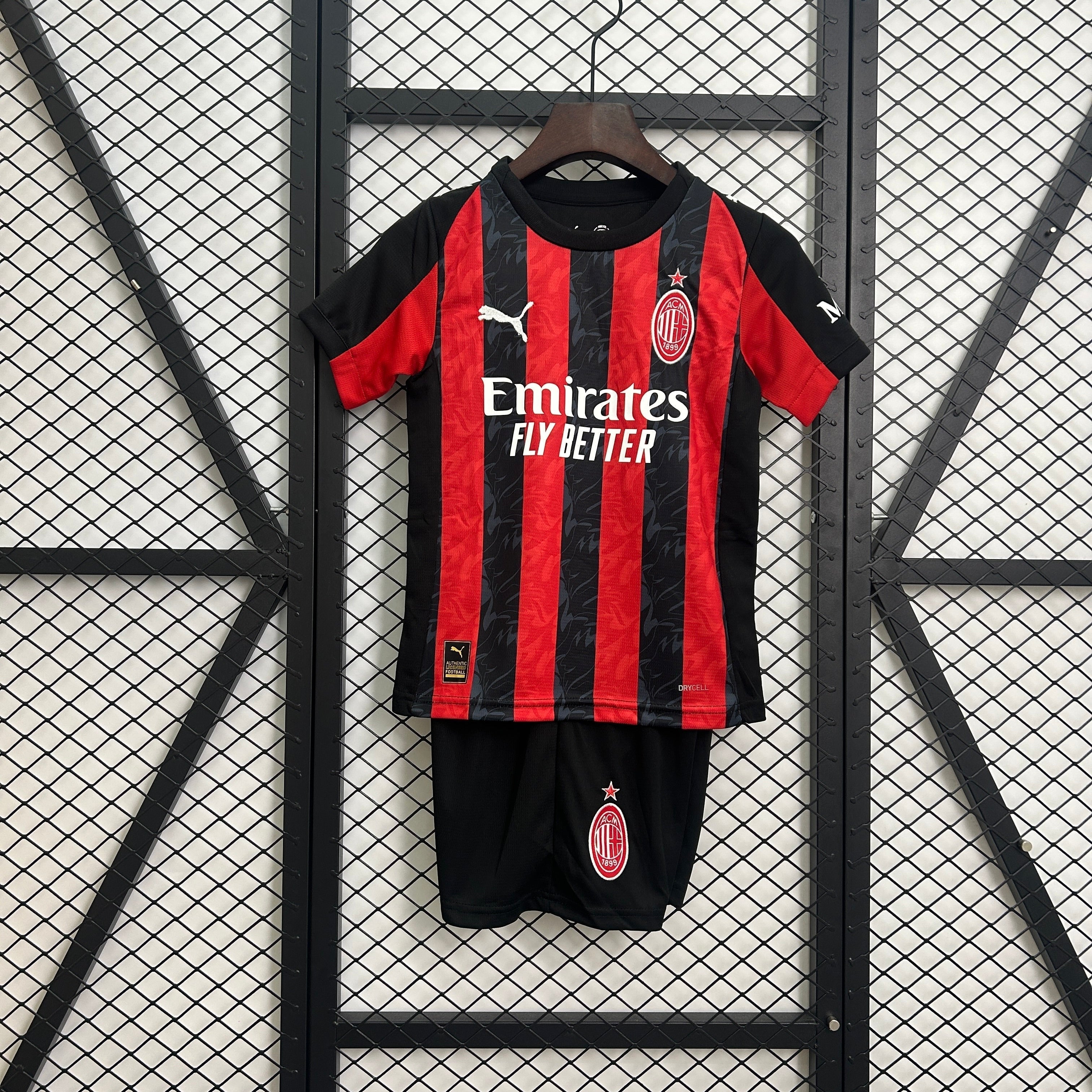 New Conjunto AC Milan Home 25/26