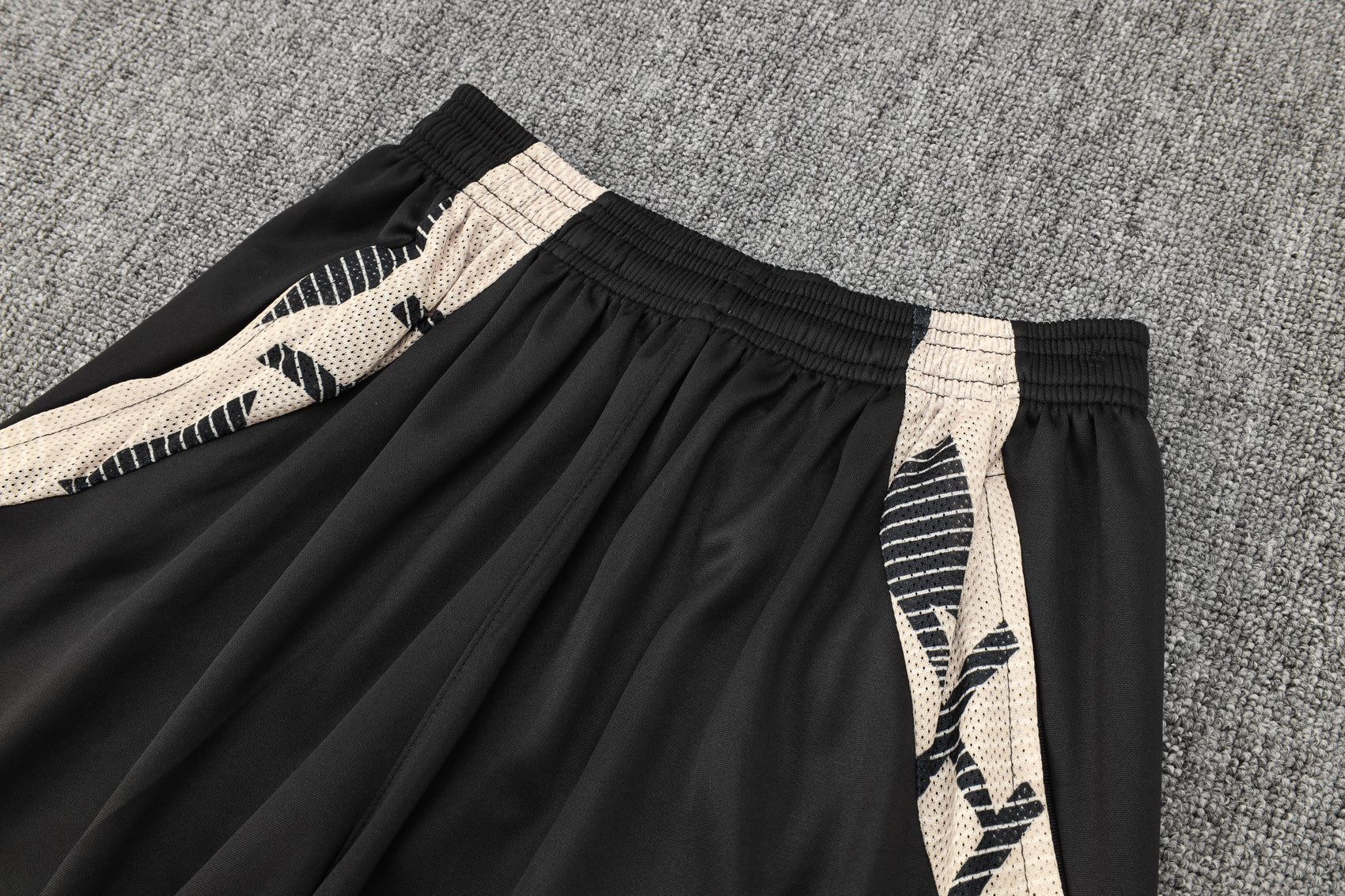 New Real Madrid 8º TrackSuit Corto 24/25