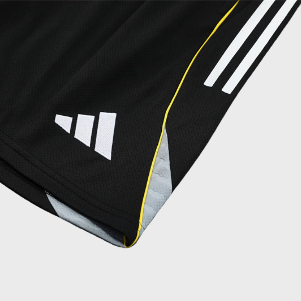 New Real Madrid TrackSuit Corto 25/26