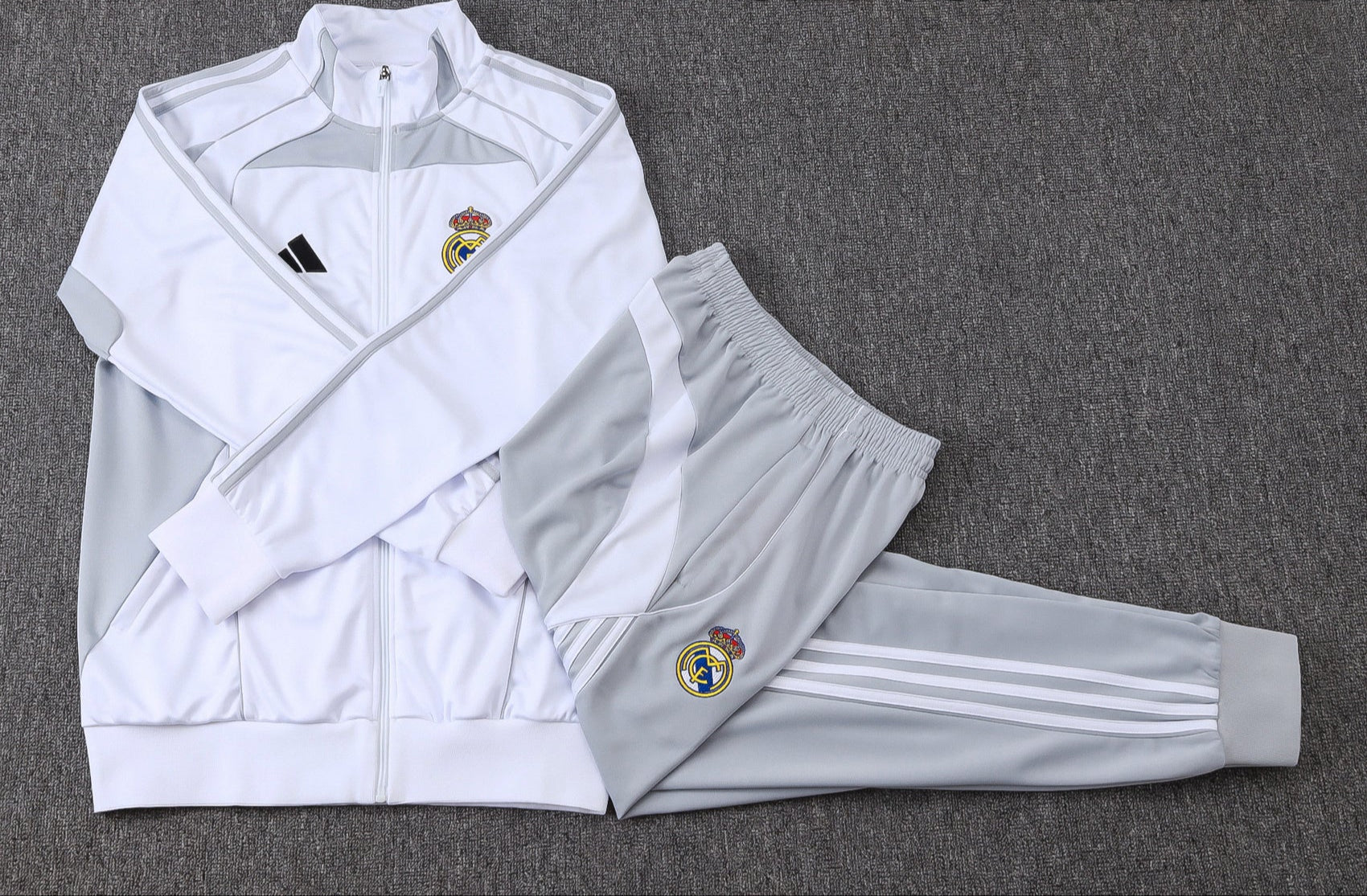 New Real Madrid TrackSuit Complete 1º 25/26
