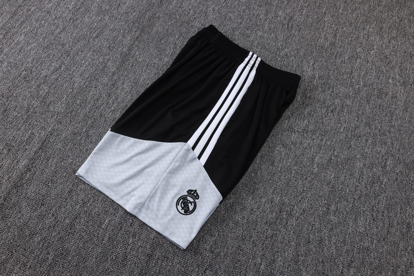 New Real Madrid TrackSuit Corto 25/26