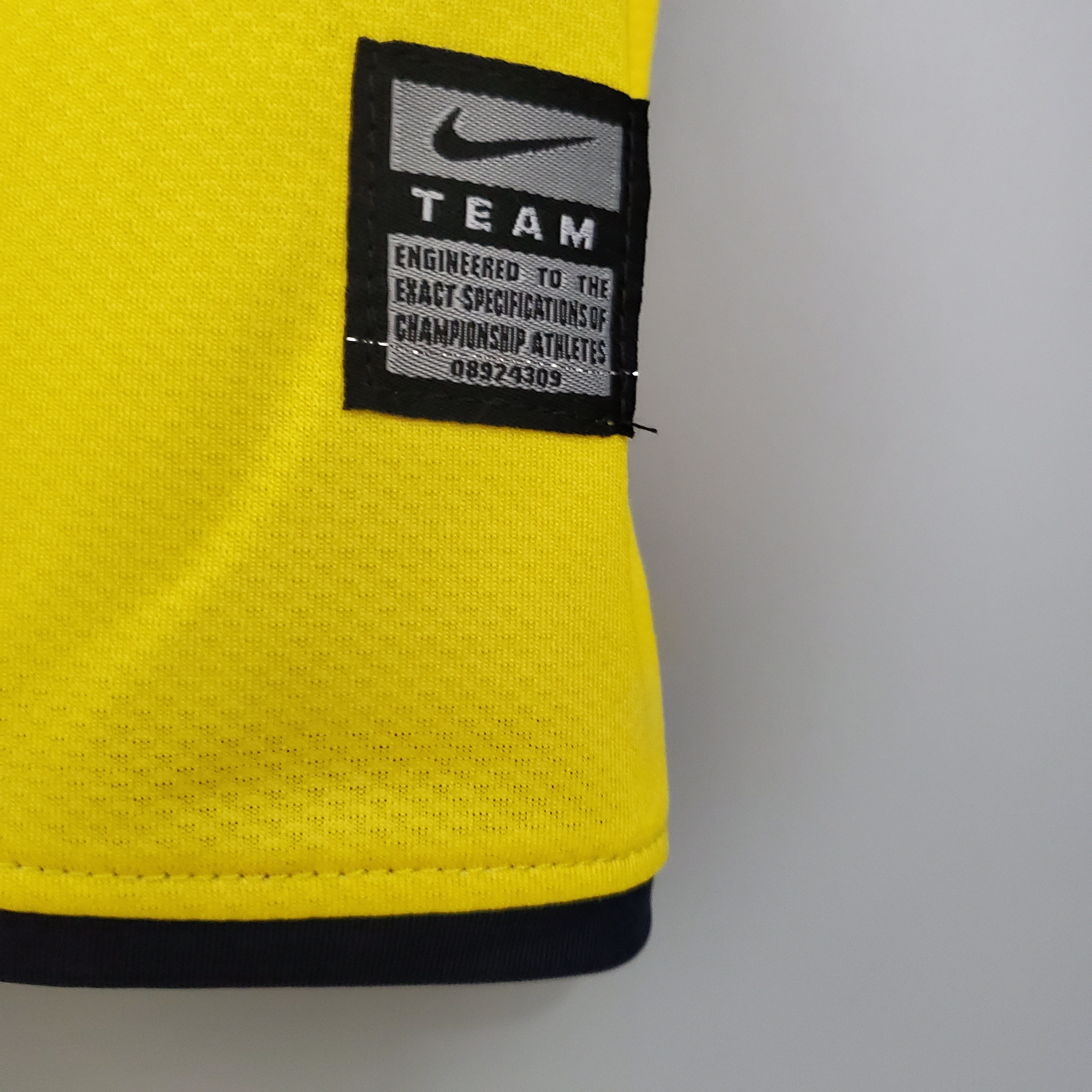 New FC Barcelona Retro Shirt 08/09