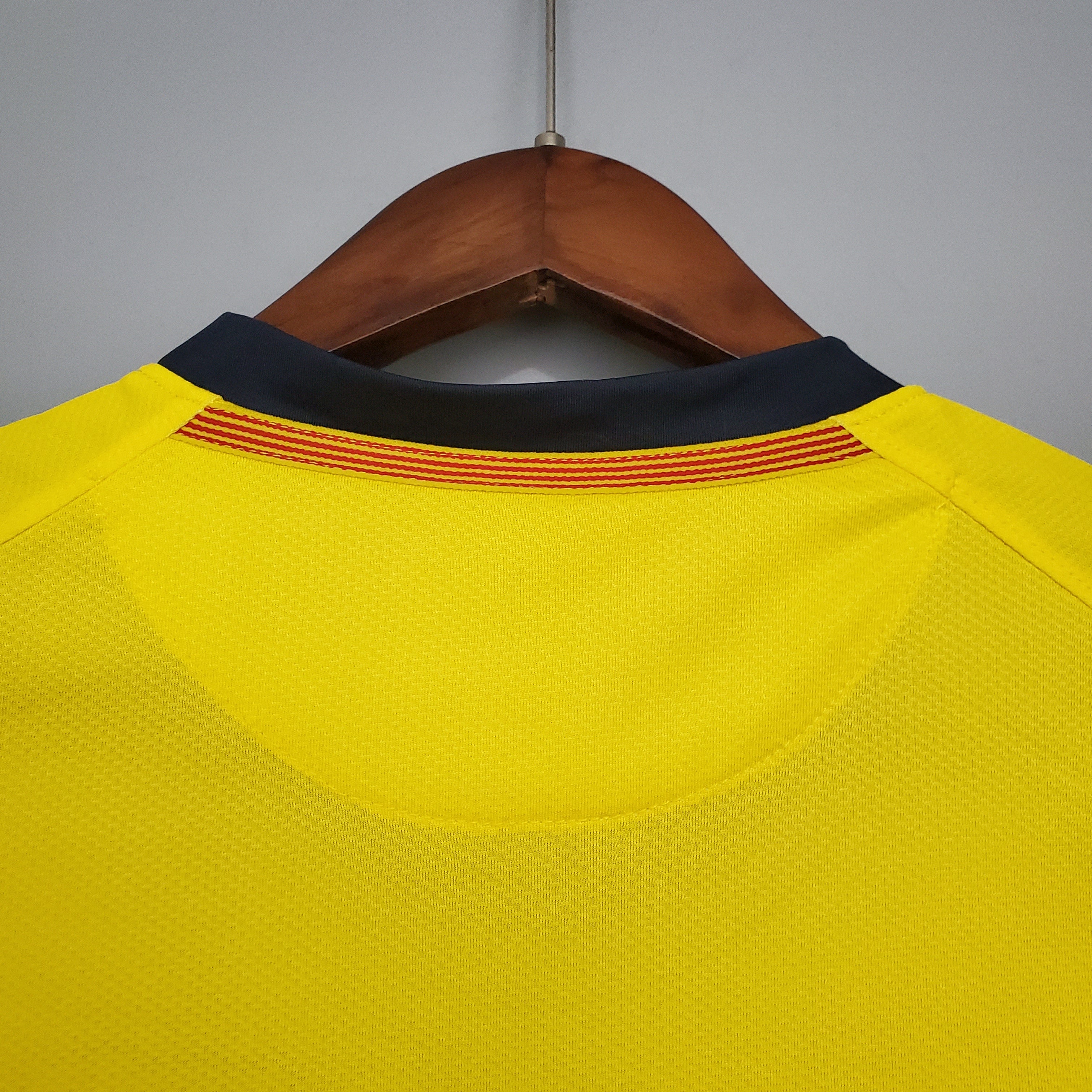 New FC Barcelona Retro Shirt 08/09