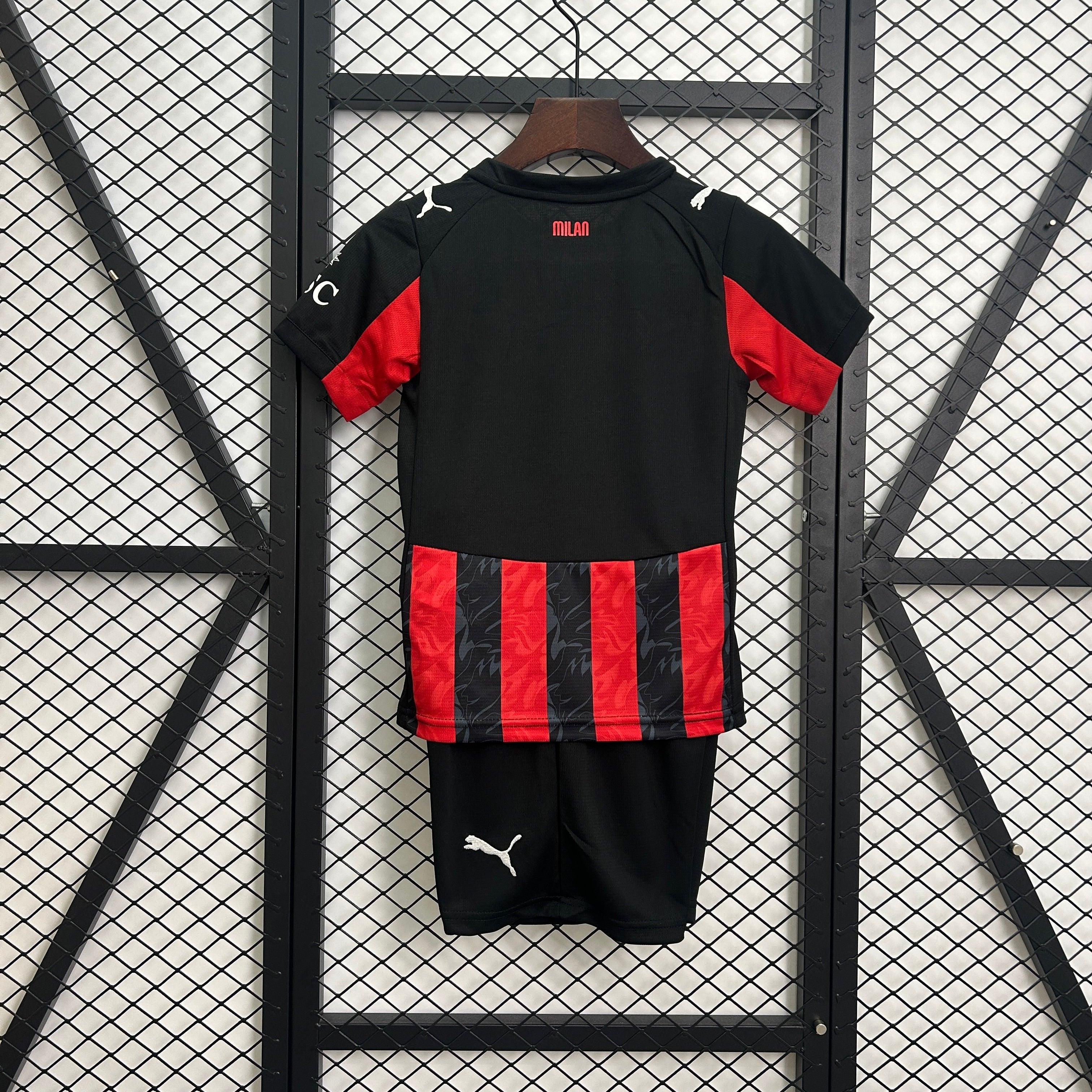 New Conjunto AC Milan Home 25/26