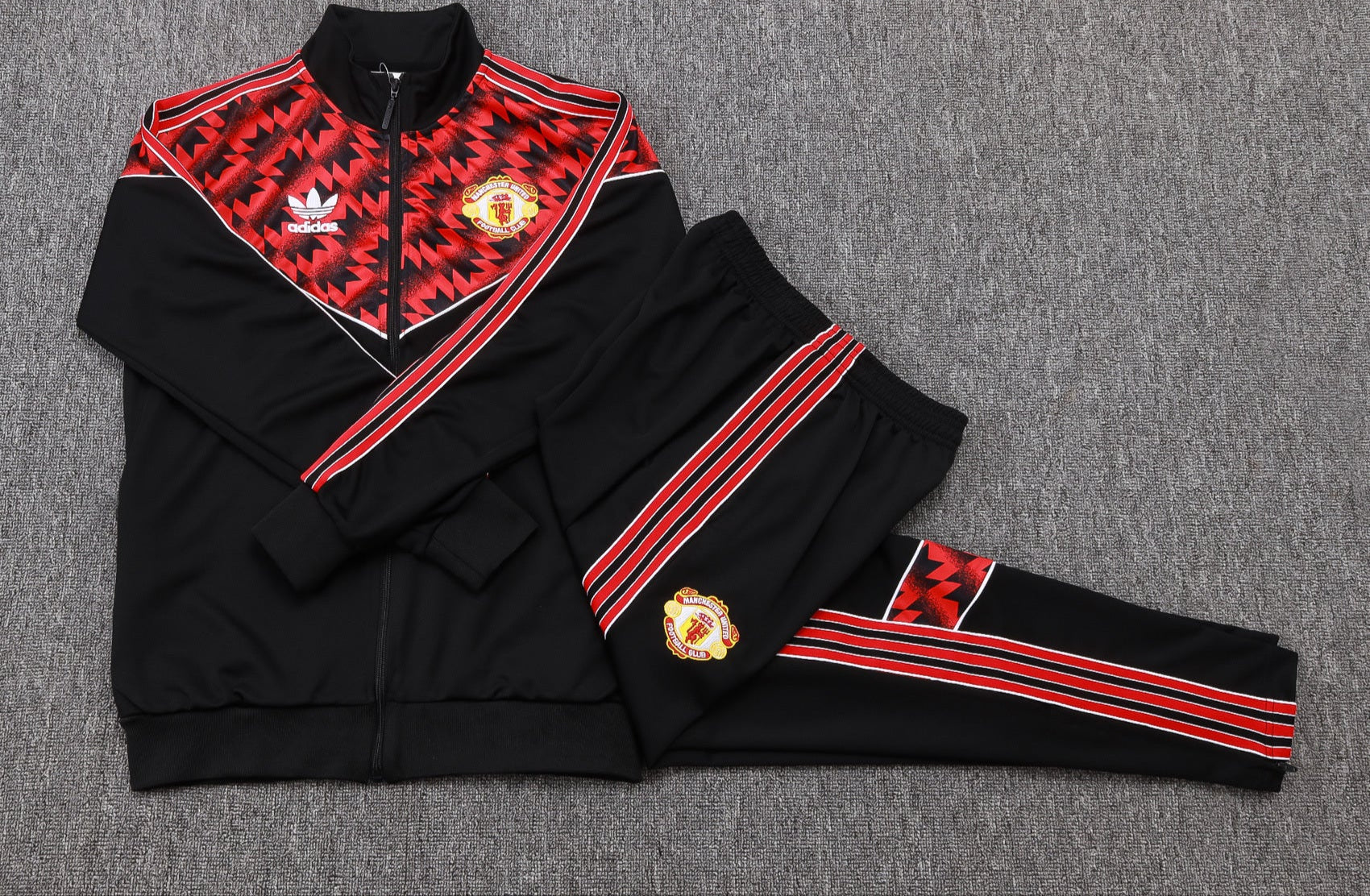 New Manchester United TrackSuit Complete 25/26