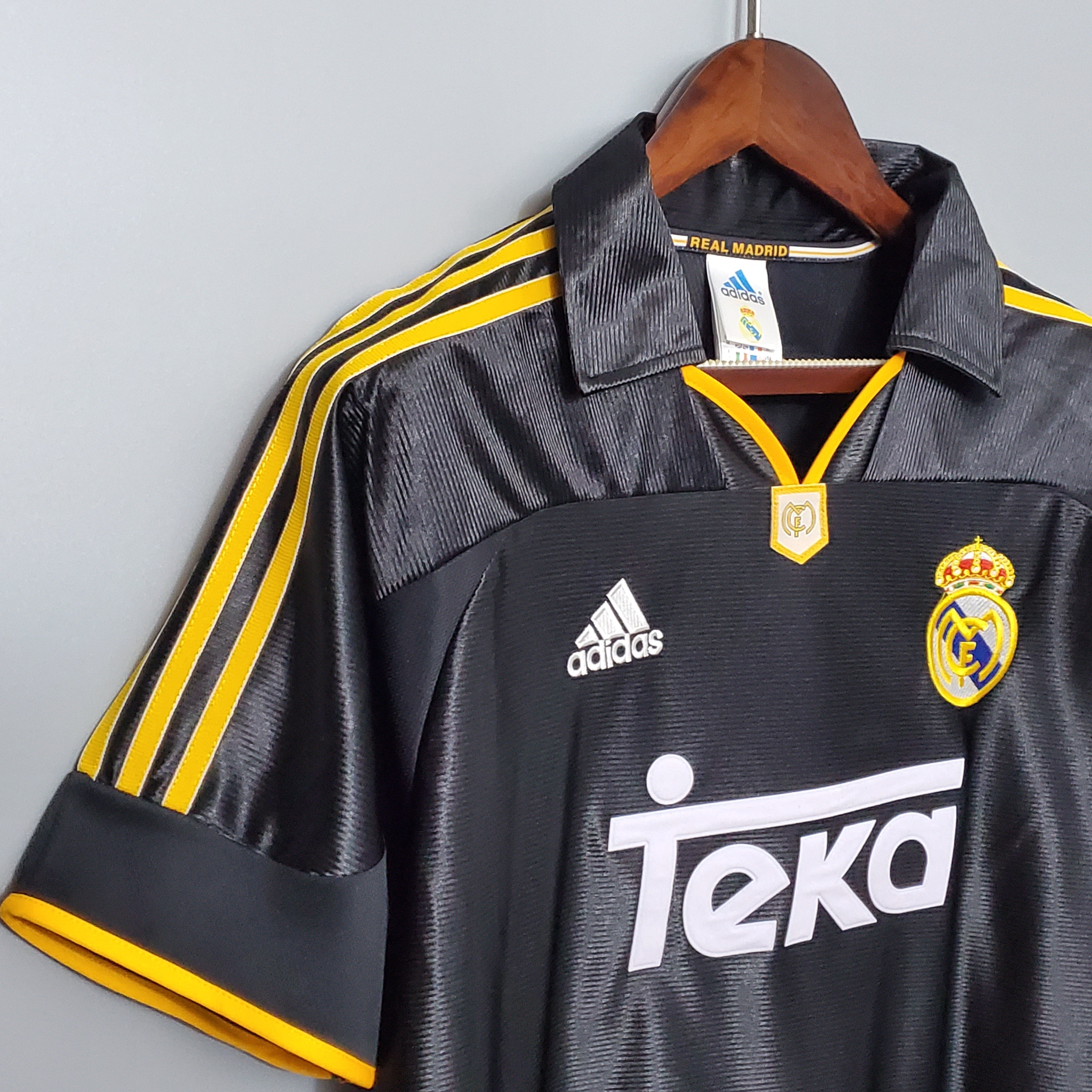 New Retro Real Madrid Shirt 98/00