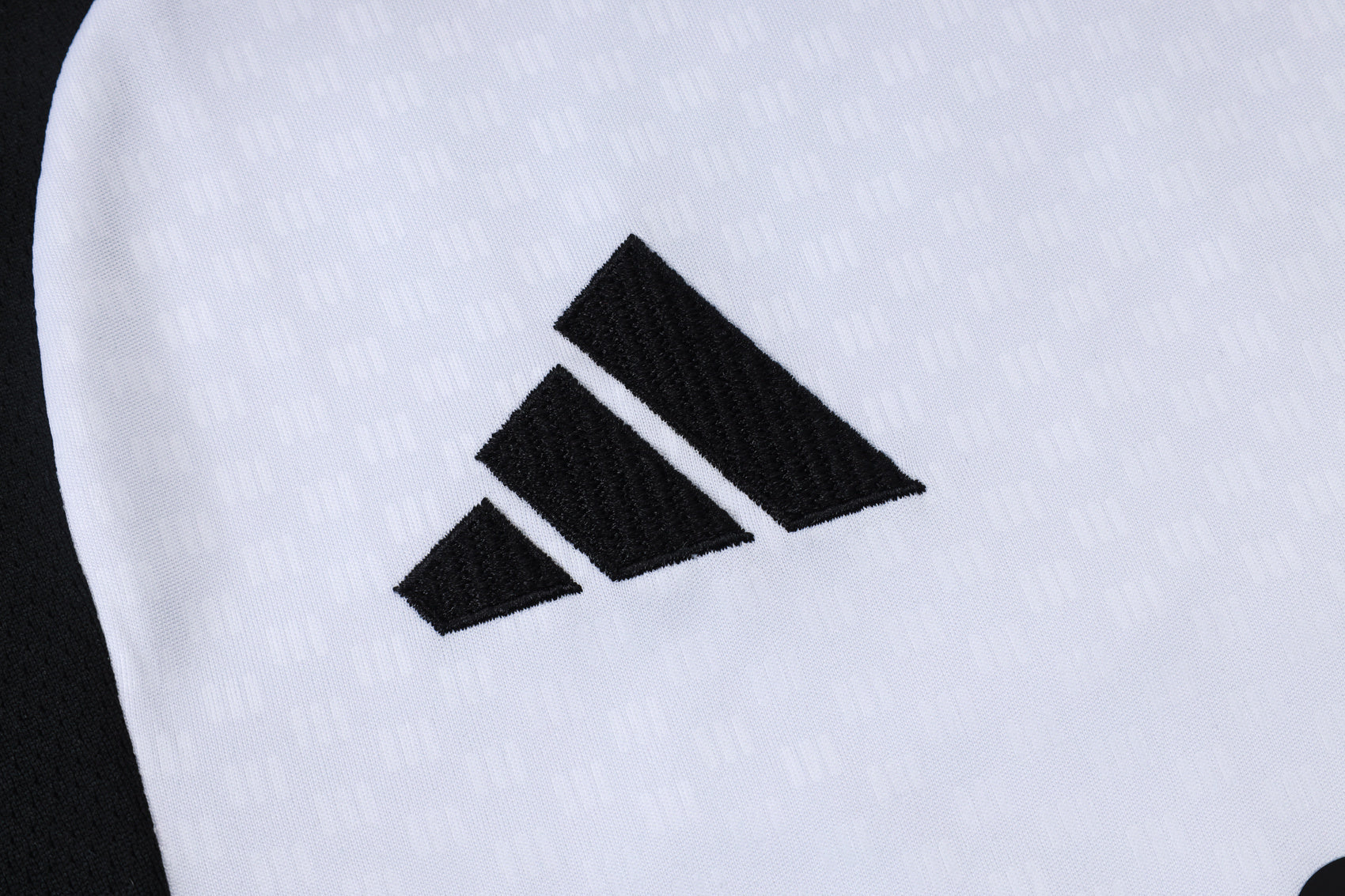 New Real Madrid TrackSuit Corto 25/26