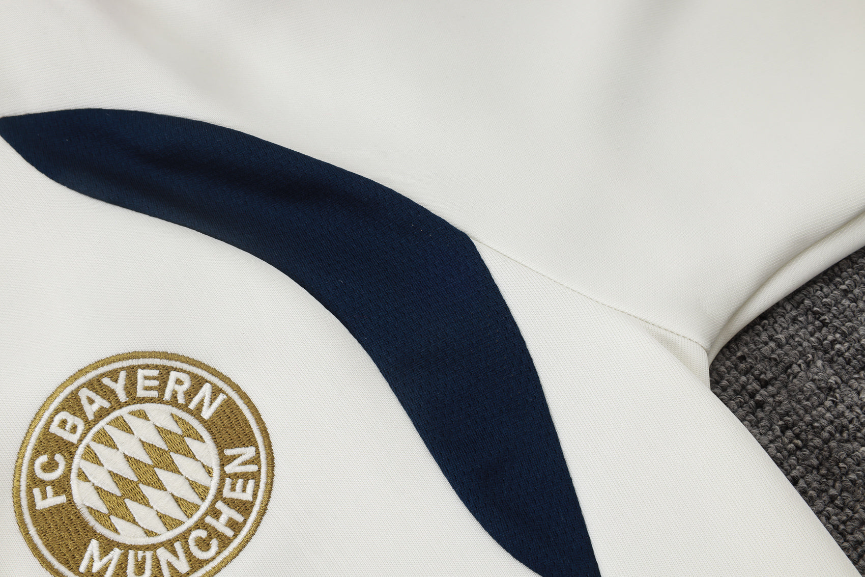 New Bayern Munich TrackSuit 2º Complete Cremallera 26/27