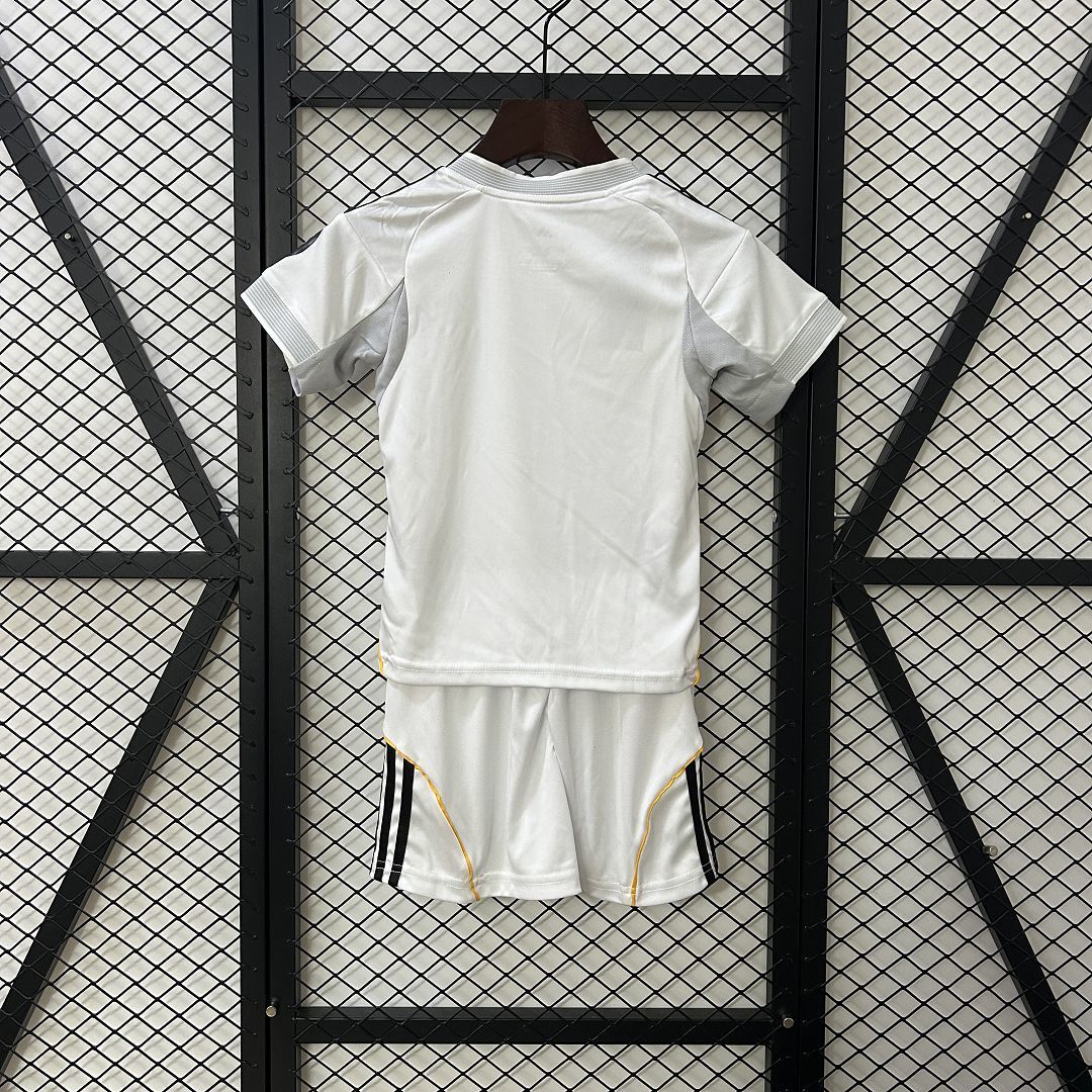 New Conjunto Niño Real Madrid Home 25/26