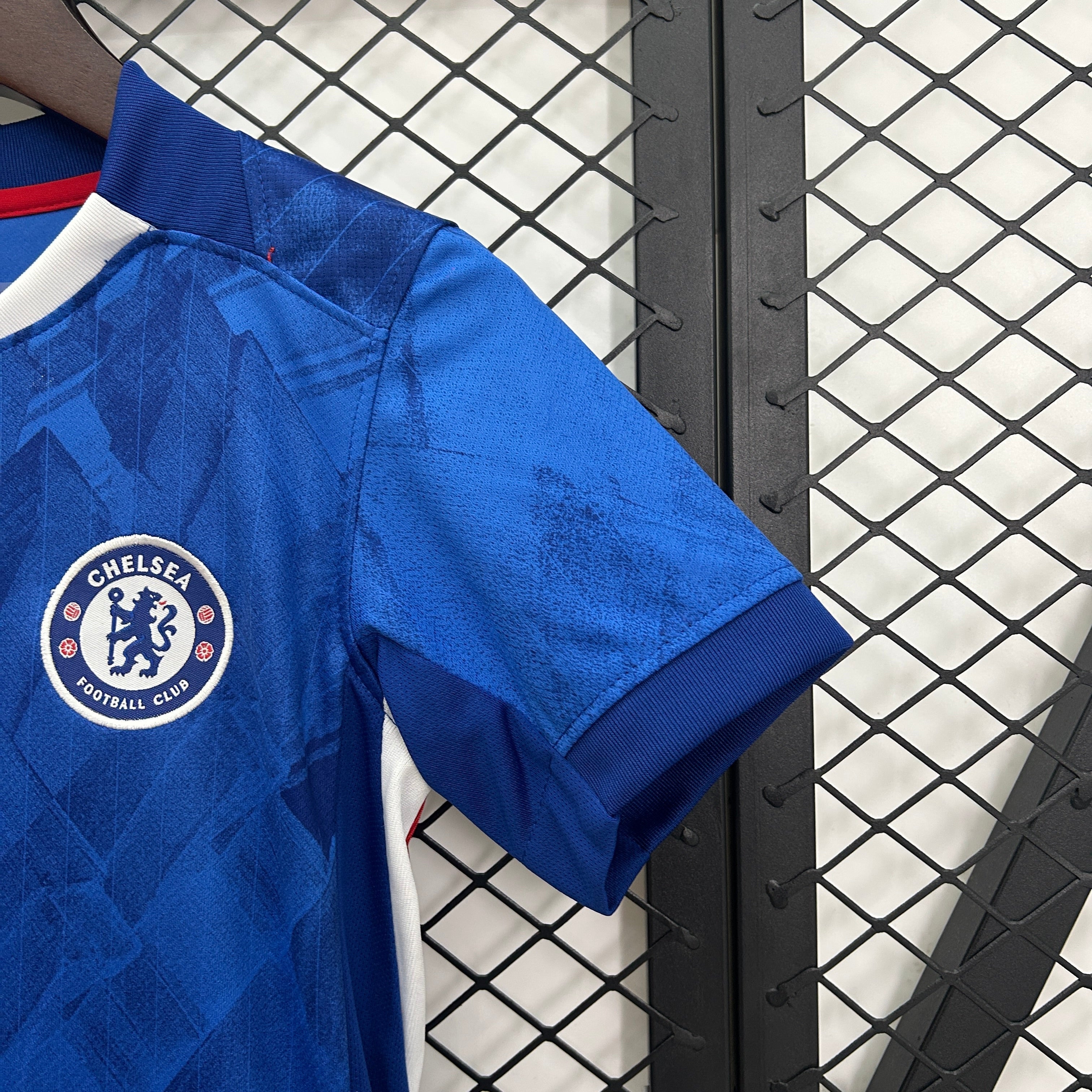 New Conjunto Niño Chelsea Home 25/26