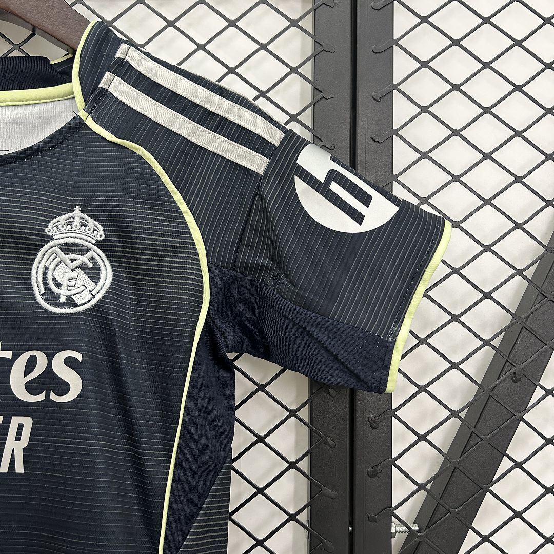 New Conjunto Niño Real Madrid Away 25/26