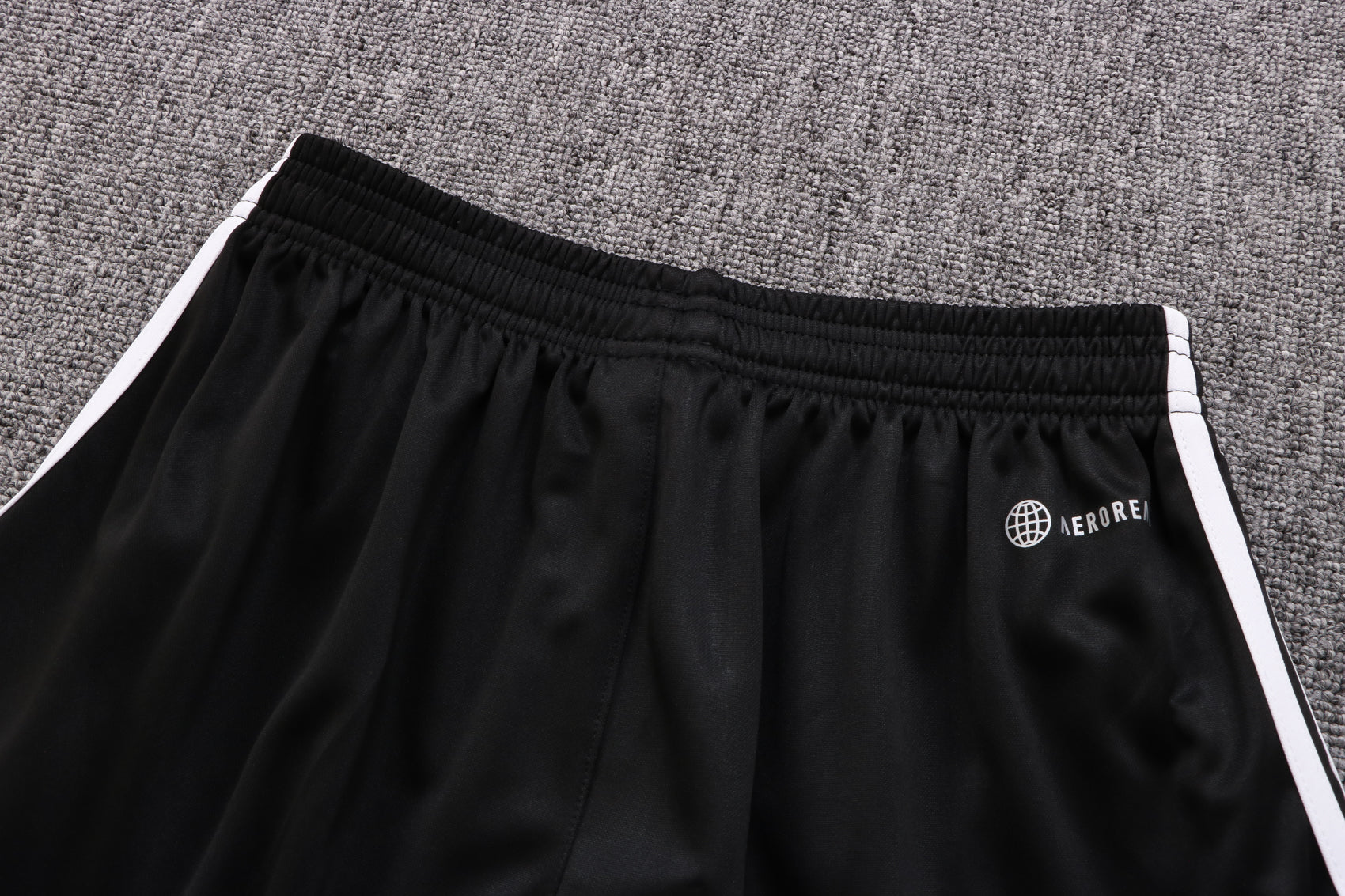 New Real Madrid TrackSuit Corto 2º