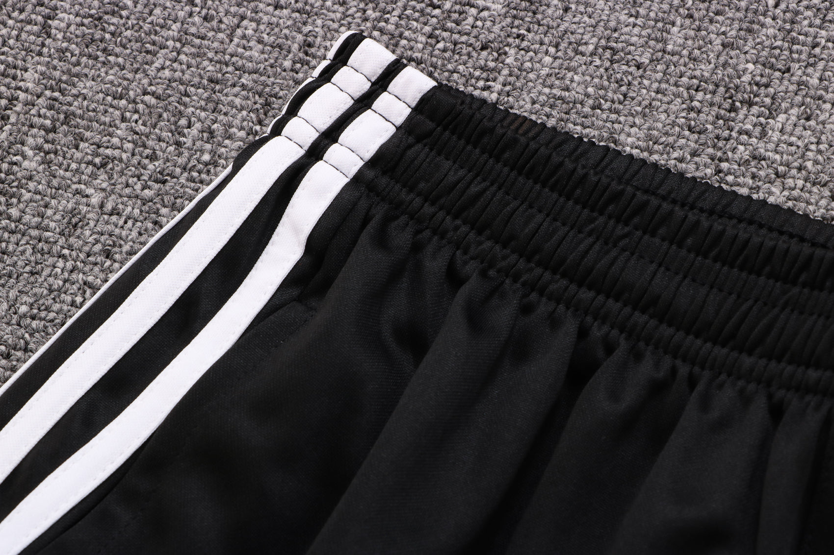 New Real Madrid TrackSuit Corto 3º