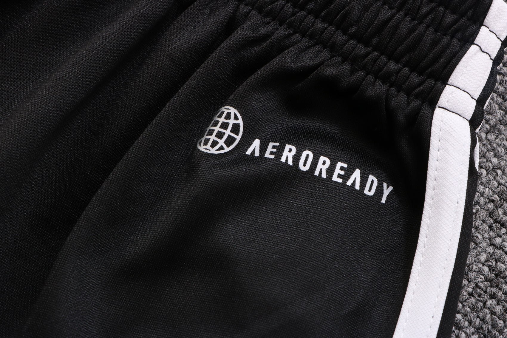 New Real Madrid TrackSuit Corto 2º