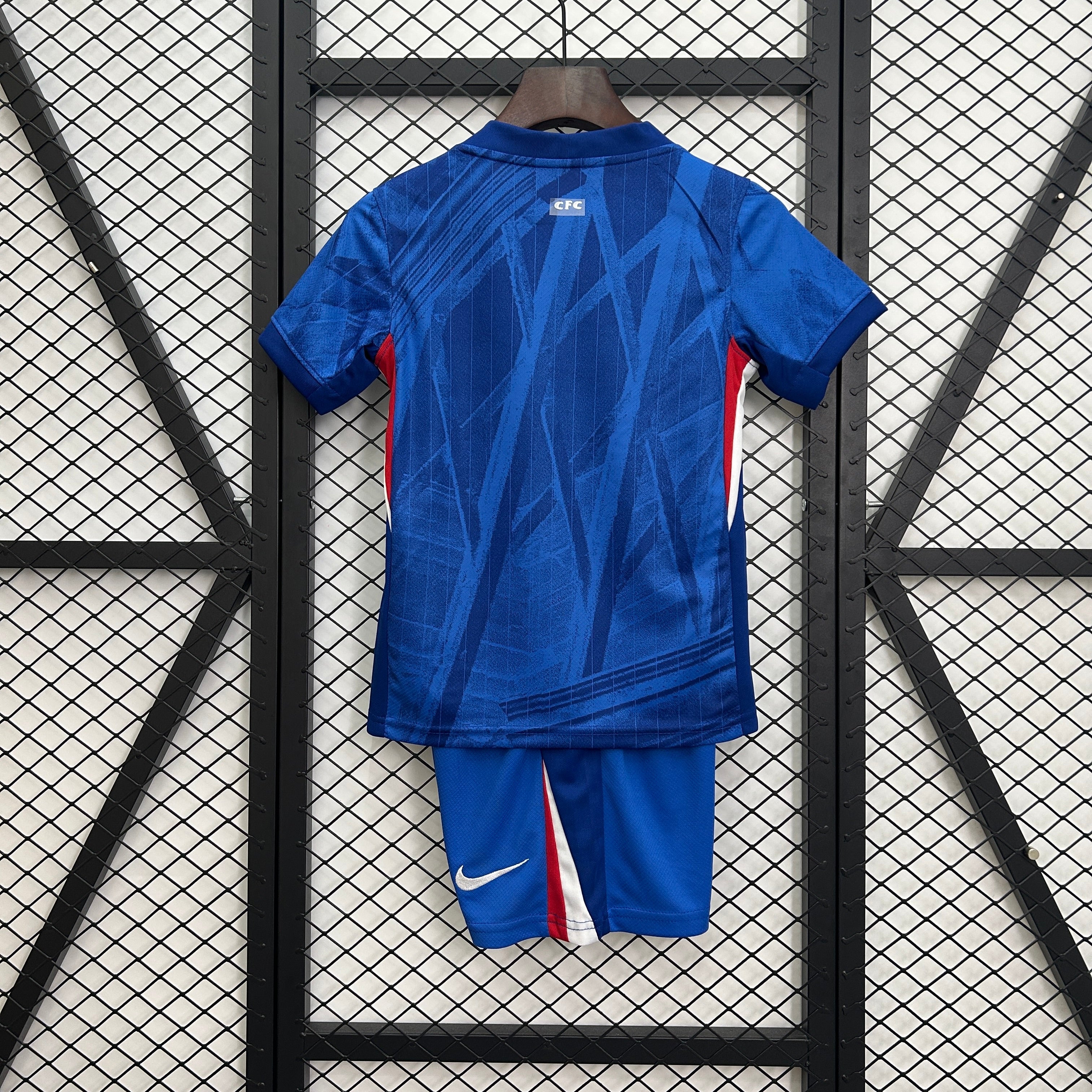New Conjunto Niño Chelsea Home 25/26