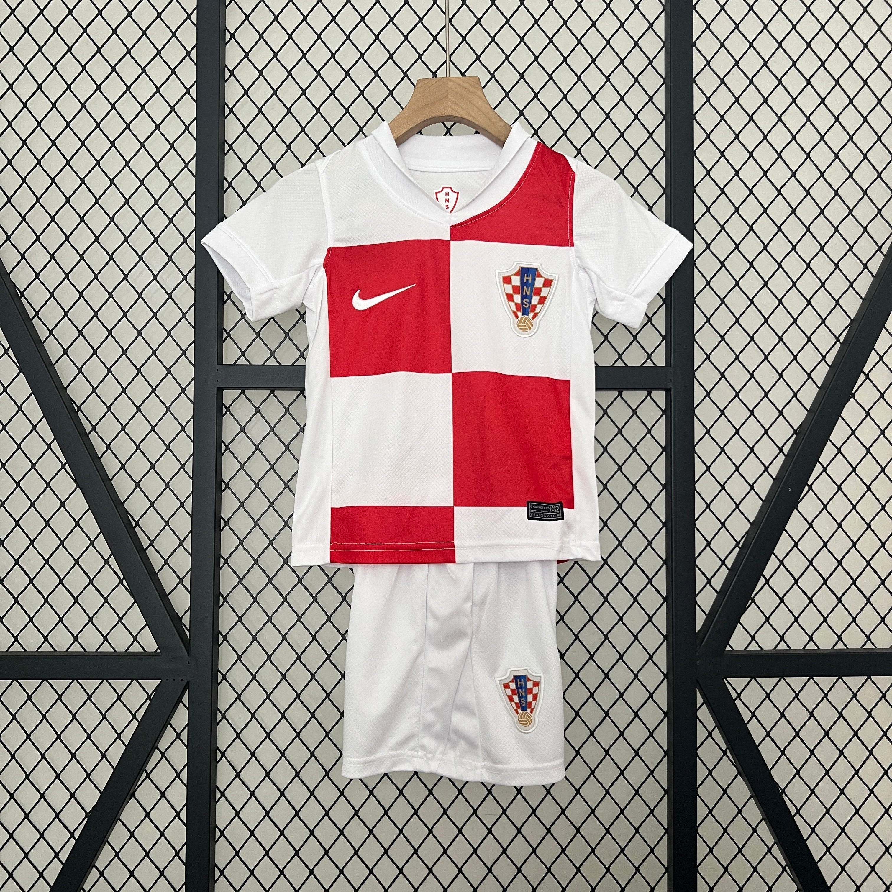 New Conjunto Niño Croacia Euro 2024